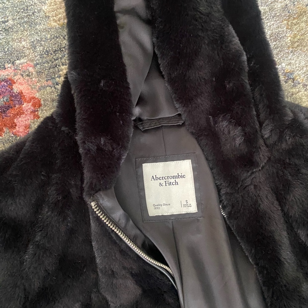 Abercrombie & Fitch Black Faux Fur zip up jacket - Picture 2 of 3